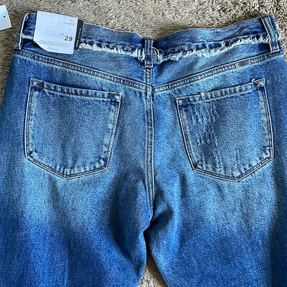 Distressed Cropped Jeans - Picture 4 of 4